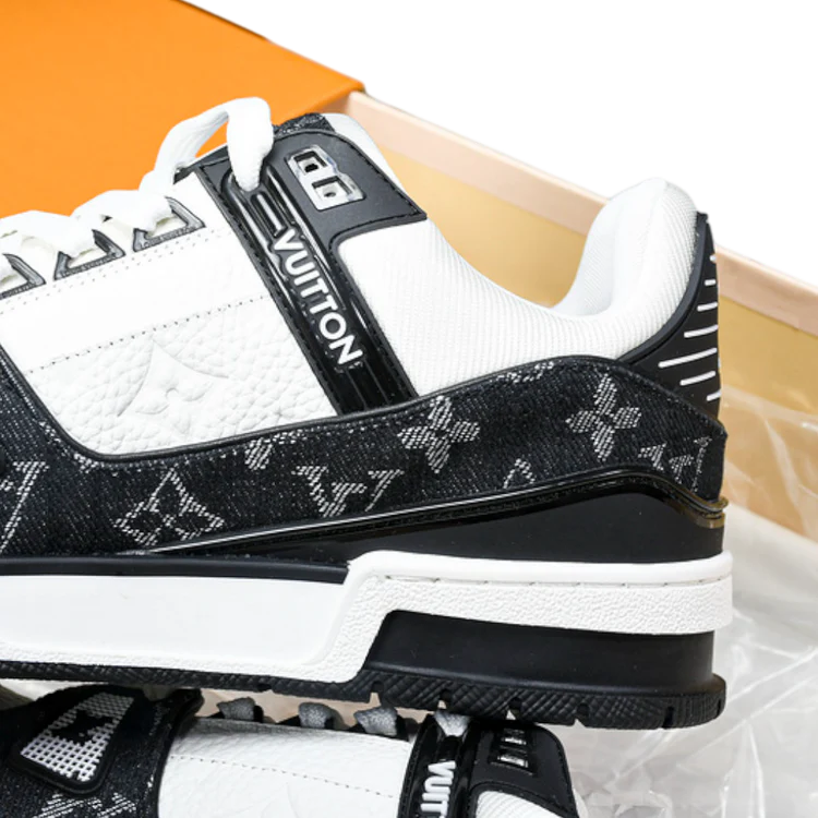 Louis Vuitton Trainer Low 'White Black'
