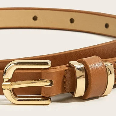 Kit de cintos femininos Classic com 3 peças: preto, oncinha e marrom, todos com fecho dourado. Versáteis, elegantes e ideais para diferentes estilos.