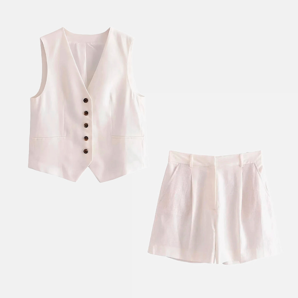 Conjunto Marianne com colete sem mangas e short alfaiataria. Sofisticação do PP ao G em branco, bege, preto, verde e azul marinho.

