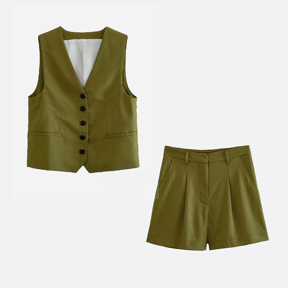 Conjunto Marianne com colete sem mangas e short alfaiataria. Sofisticação do PP ao G em branco, bege, preto, verde e azul marinho.

