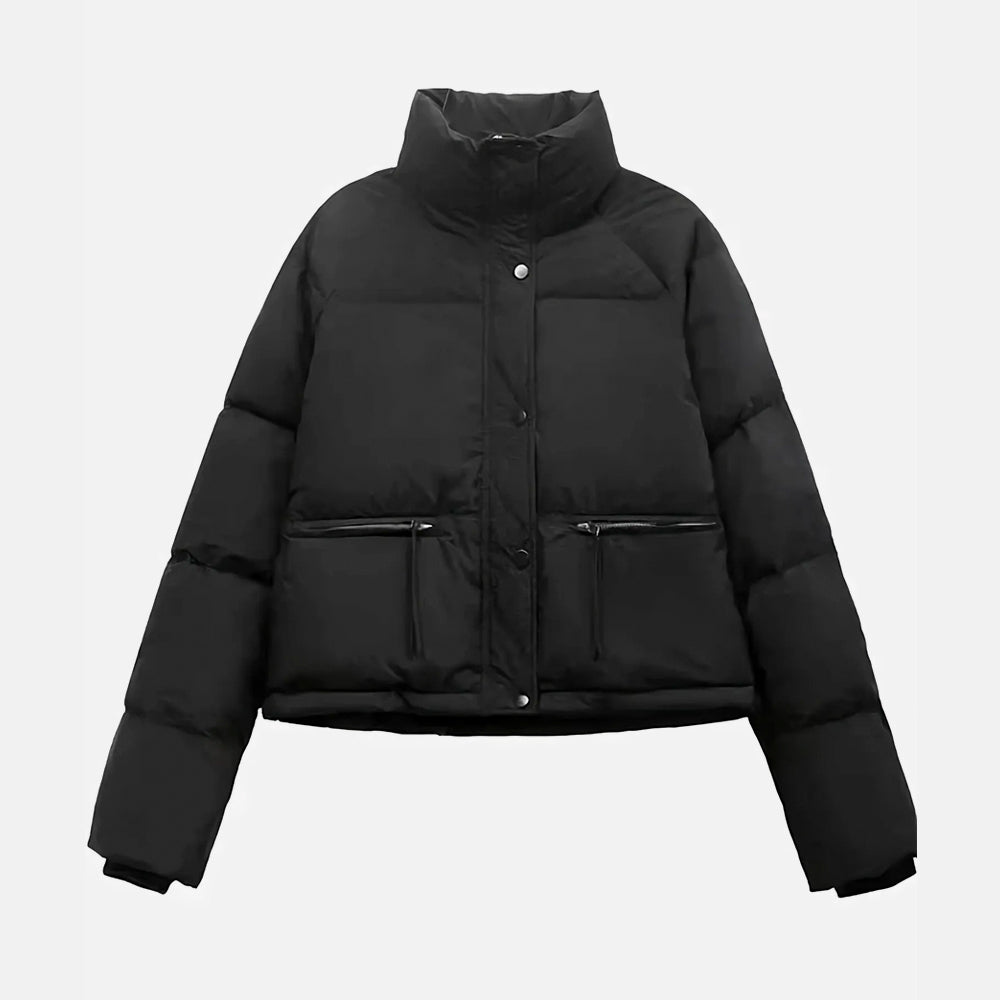 Jaqueta Puffer Violet com gola alta, bolsos frontais e modelagem puffer. Estilo e conforto do M ao GGG em várias cores.

