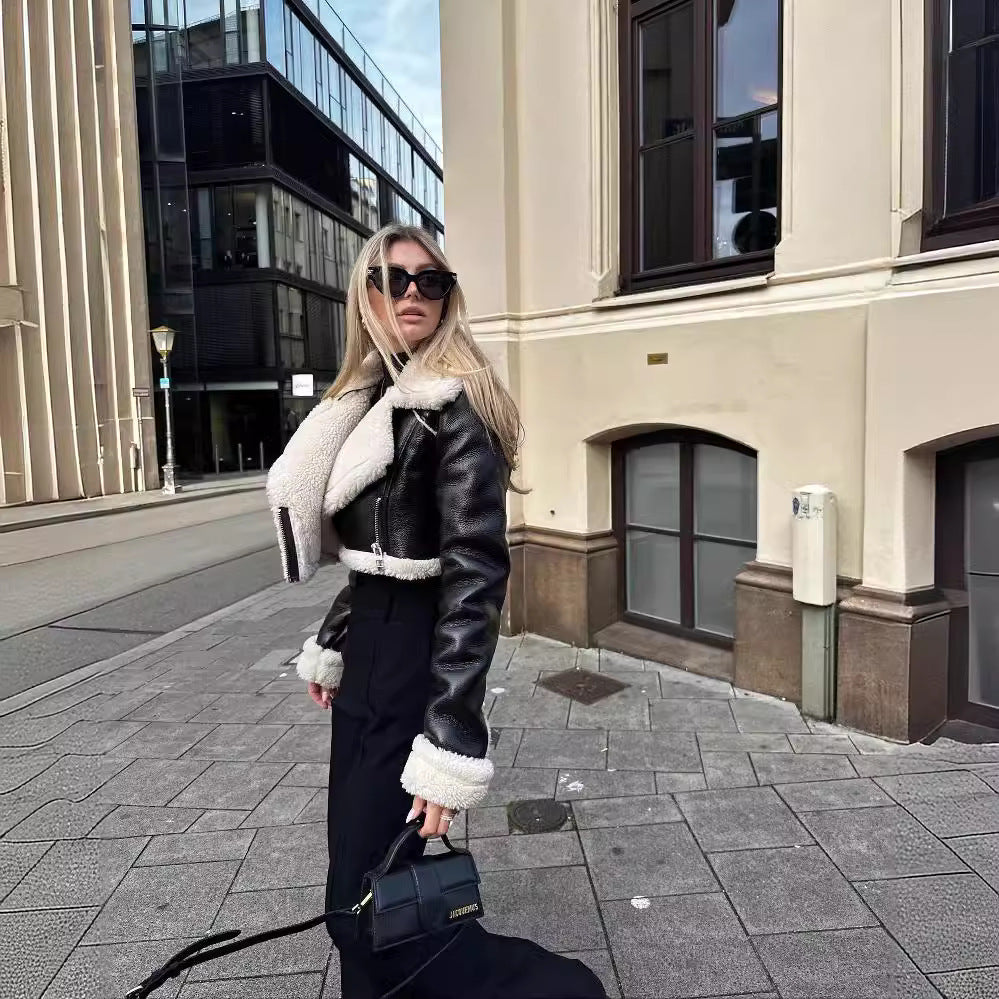 Jaqueta Cropped Pelinho